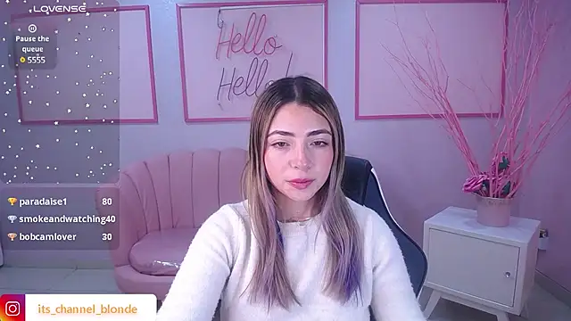 Snapshot of channel_blonde_a chatting on January 3, 7:39 pm channel blonde a online show from January 3, 7:39 pm