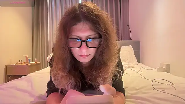 Alice Pinkhead online show from April 20, 9:12 am