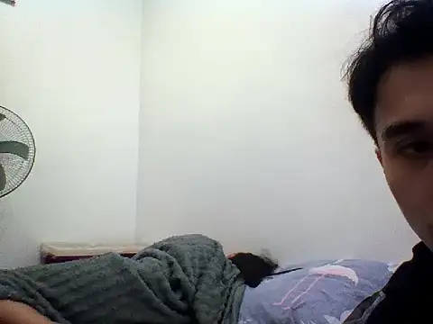 Snapshot of ABC32488 chatting on May 15, 9:33 pm ABC32488 online show from May 15, 9:33 pm