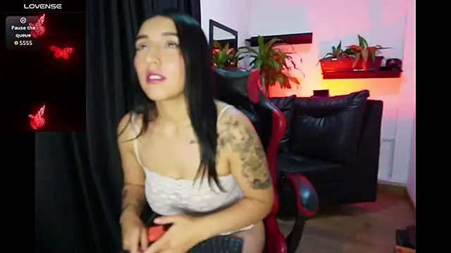 Snapshot of amy_fox2 chatting on November 18, 2:54 pm amy fox2 online show from November 18, 2:54 pm