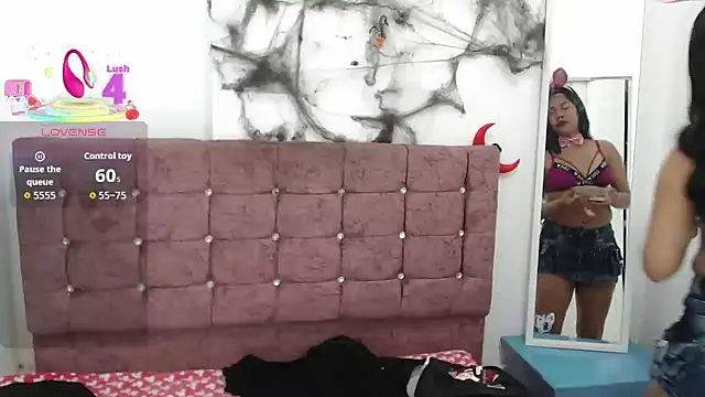 lily jamesx online show from October 26, 1:28 pm