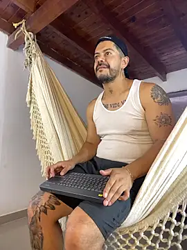 AndresSmith   online show from June 4, 9:32 pm