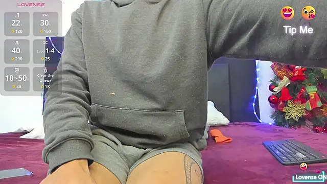 nakedfoam1 online show from December 4, 4:54 am