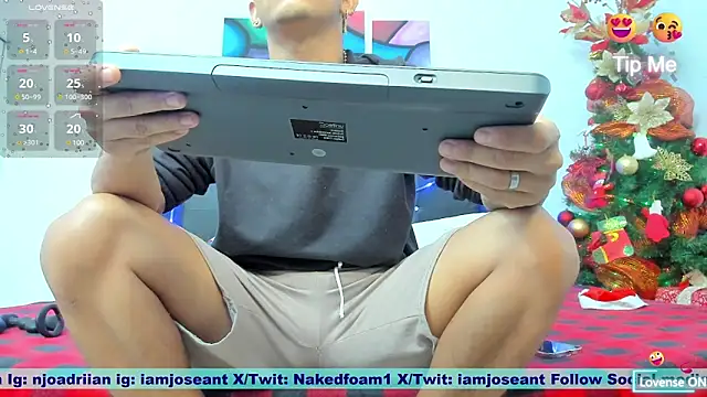 nakedfoam1 online show from December 23, 1:40 am