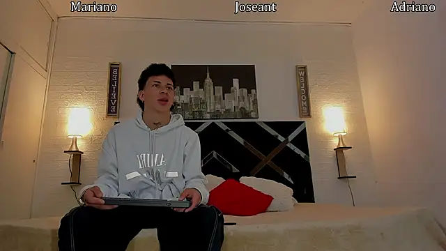 nakedfoam1 online show from September 9, 3:28 am