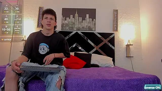 nakedfoam1 online show from September 18, 3:19 am