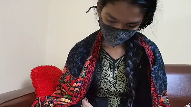 Srabontii online show from December 2, 6:47 pm