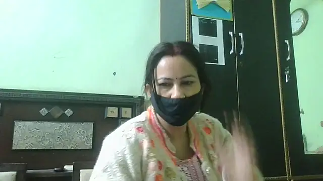 couplesuni online show from December 5, 4:10 am