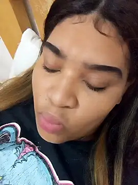 ambarlennoix online show from December 13, 7:15 am