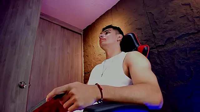 Snapshot of joseph_boy chatting on October 22, 11:43 am joseph boy online show from October 22, 11:43 am