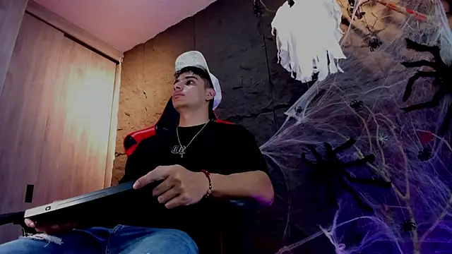 Snapshot of joseph_boy chatting on October 23, 11:31 am joseph boy online show from October 23, 11:31 am