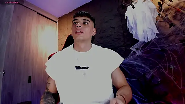 Snapshot of joseph_boy chatting on October 25, 11:29 am joseph boy online show from October 25, 11:29 am