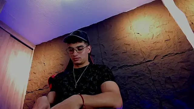 Snapshot of joseph_boy chatting on November 5, 11:43 am joseph boy online show from November 5, 11:43 am