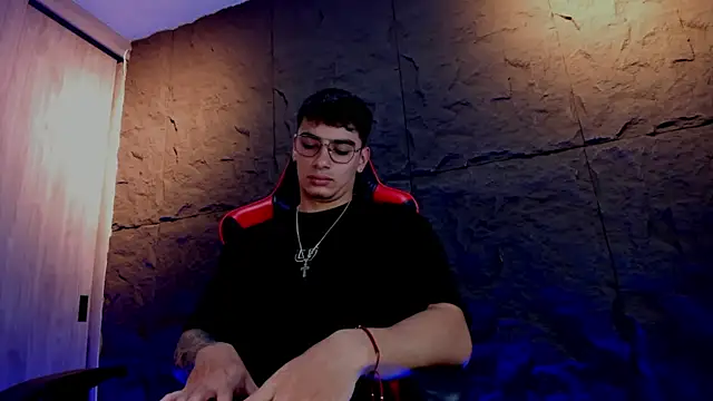 Snapshot of joseph_boy chatting on November 6, 11:44 am joseph boy online show from November 6, 11:44 am