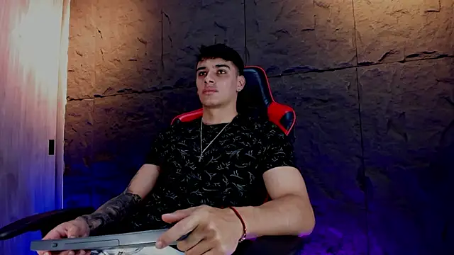 Snapshot of joseph_boy chatting on November 14, 11:53 am joseph boy online show from November 14, 11:53 am