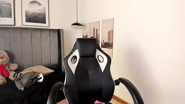 Alaia Cute online show from February 11, 2:57 am