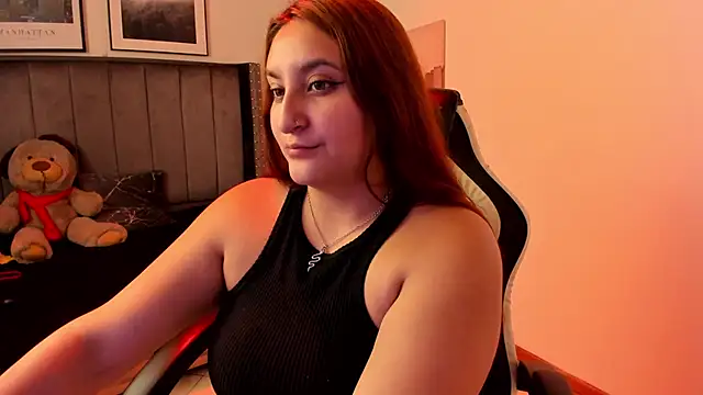 Alaia Cute online show from March 3, 8:38 am