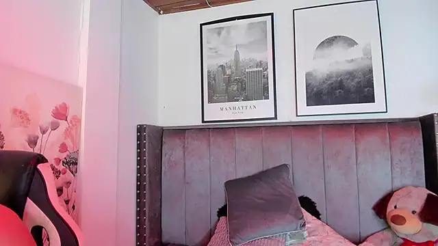 Alaia Cute online show from October 9, 3:15 am