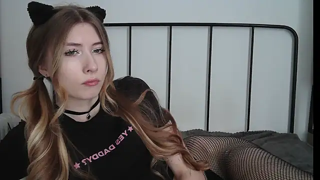 ErikaShyy online show from July 17, 10:22 am