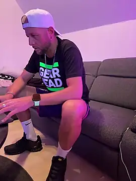 nikeaddicted2 online show from January 18, 8:07 am