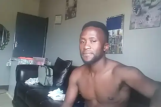 Snapshot of bull_Giant chatting on December 8, 11:46 am bull Giant online show from December 8, 11:46 am