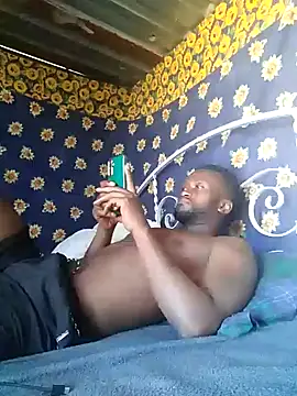 Snapshot of bull_Giant chatting on December 10, 8:19 am bull Giant online show from December 10, 8:19 am