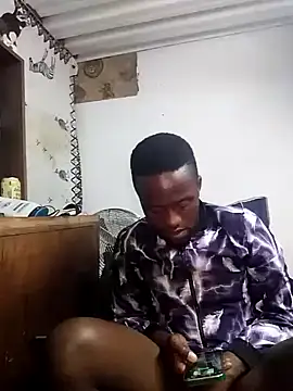 Snapshot of bull_Giant chatting on December 11, 8:28 pm bull Giant online show from December 11, 8:28 pm