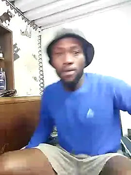 Snapshot of bull_Giant chatting on December 16, 8:37 pm bull Giant online show from December 16, 8:37 pm