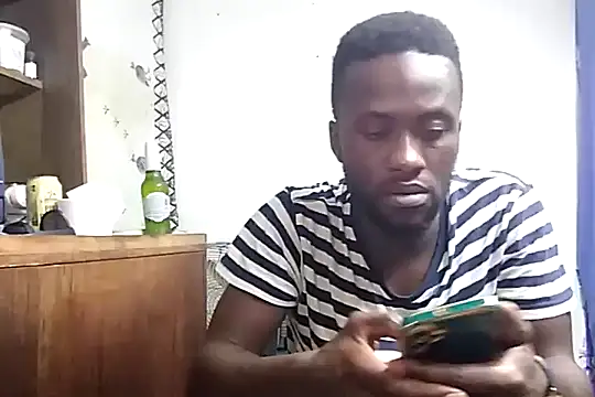 Snapshot of bull_Giant chatting on December 17, 8:43 pm bull Giant online show from December 17, 8:43 pm