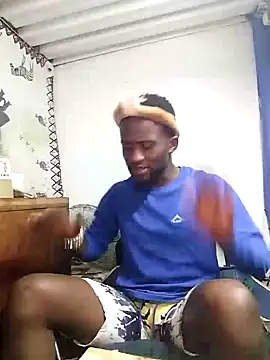 Snapshot of bull_Giant chatting on December 18, 10:35 pm bull Giant online show from December 18, 10:35 pm