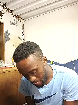 Snapshot of bull_Giant chatting on December 20, 12:30 am bull Giant online show from December 20, 12:30 am