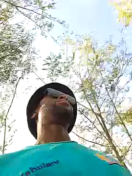 Snapshot of bull_Giant chatting on December 21, 2:37 pm bull Giant online show from December 21, 2:37 pm