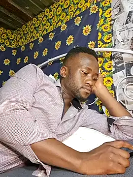 Snapshot of bull_Giant chatting on December 28, 2:01 am bull Giant online show from December 28, 2:01 am