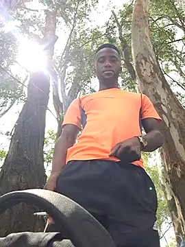 Snapshot of bull_Giant chatting on December 30, 7:15 am bull Giant online show from December 30, 7:15 am