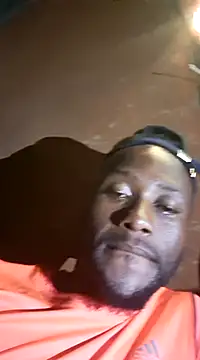 Snapshot of bull_Giant chatting on December 31, 12:11 am bull Giant online show from December 31, 12:11 am