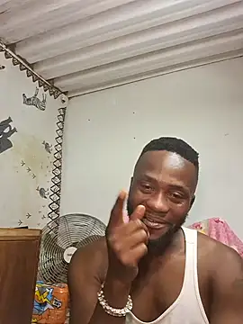 Snapshot of bull_Giant chatting on February 1, 12:29 am bull Giant online show from February 1, 12:29 am