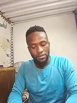 Snapshot of bull_Giant chatting on February 1, 11:37 pm bull Giant online show from February 1, 11:37 pm