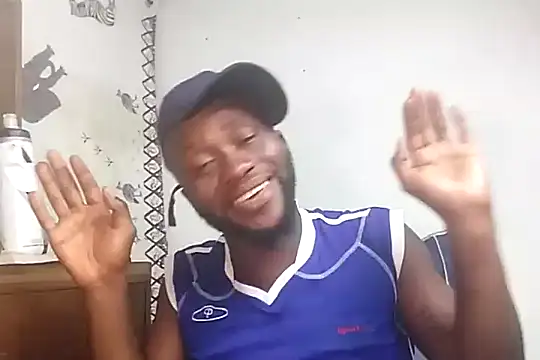 Snapshot of bull_Giant chatting on February 4, 1:23 am bull Giant online show from February 4, 1:23 am