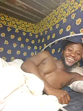 Snapshot of bull_Giant chatting on February 5, 2:51 am bull Giant online show from February 5, 2:51 am