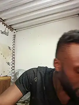 Snapshot of bull_Giant chatting on February 7, 11:45 pm bull Giant online show from February 7, 11:45 pm