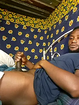 Snapshot of bull_Giant chatting on February 10, 1:57 am bull Giant online show from February 10, 1:57 am