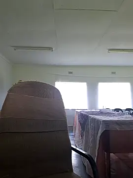 Snapshot of bull_Giant chatting on February 11, 12:05 pm bull Giant online show from February 11, 12:05 pm