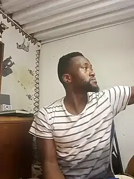 Snapshot of bull_Giant chatting on February 21, 10:15 pm bull Giant online show from February 21, 10:15 pm