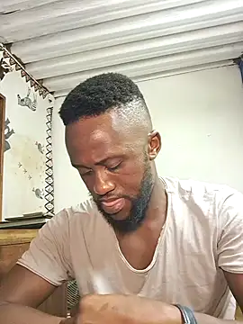 Snapshot of bull_Giant chatting on February 24, 10:03 pm bull Giant online show from February 24, 10:03 pm