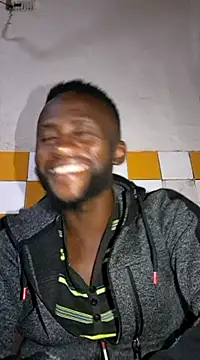 Snapshot of bull_Giant chatting on March 2, 7:02 pm bull Giant online show from March 2, 7:02 pm