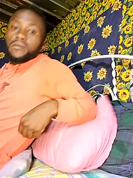 Snapshot of bull_Giant chatting on March 12, 11:33 pm bull Giant online show from March 12, 11:33 pm