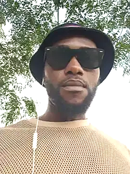 Snapshot of bull_Giant chatting on March 22, 11:32 am bull Giant online show from March 22, 11:32 am