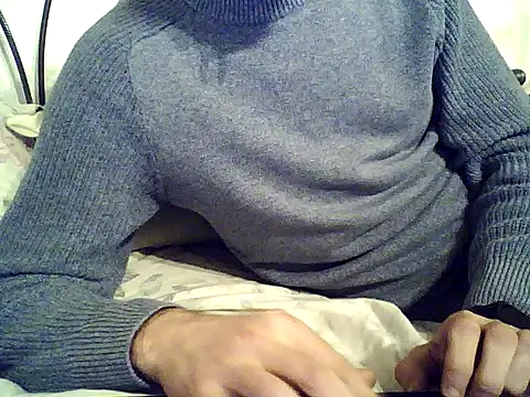 Snapshot of Tutto_tuox chatting on February 6, 7:45 am Tutto tuox online show from February 6, 7:45 am