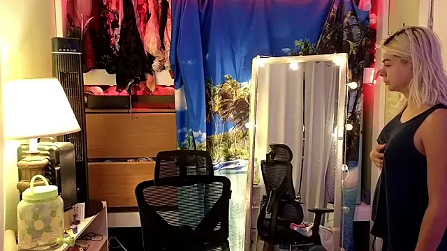 cunty tranny lydia online show from October 1, 4:51 am