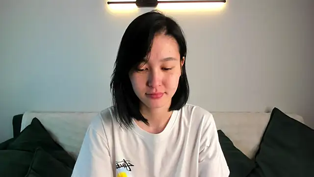 Lola Peach online show from October 1, 6:30 am